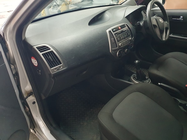 Used Hyundai i20 2013 for sale - 76300839: Photo 30