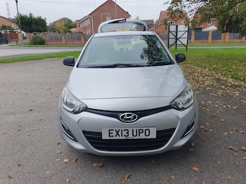Used Hyundai i20 2013 for sale - 76300839: Photo 3
