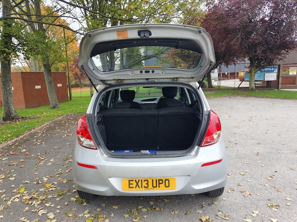 Used Hyundai i20 2013 for sale - 76300839: Photo 48