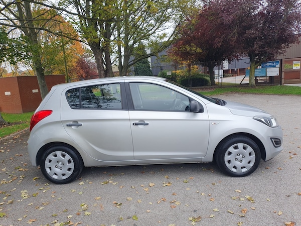 Used Hyundai i20 2013 for sale - 76300839: Photo 4