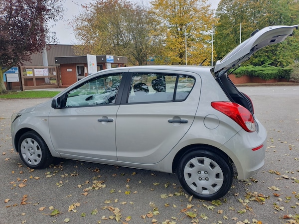 Used Hyundai i20 2013 for sale - 76300839: Photo 50