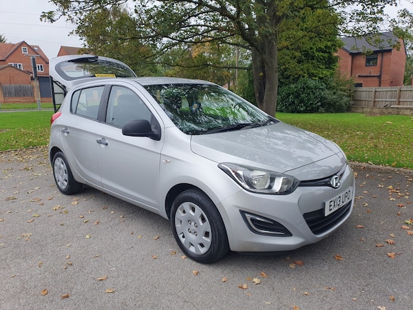 Used Hyundai i20 2013 for sale - 76300839: Photo 5