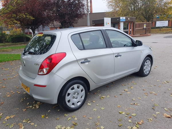 Used Hyundai i20 2013 for sale - 76300839: Photo 60