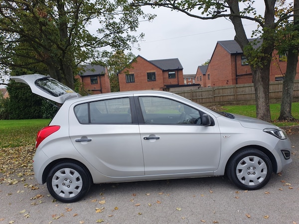 Used Hyundai i20 2013 for sale - 76300839: Photo 7
