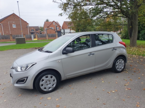 Used Hyundai i20 2013 for sale - 76300839: Photo 8