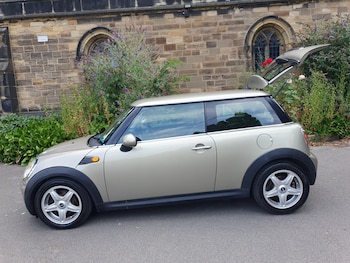 Used MINI Hatch 2010 for sale - 79357812: Photo