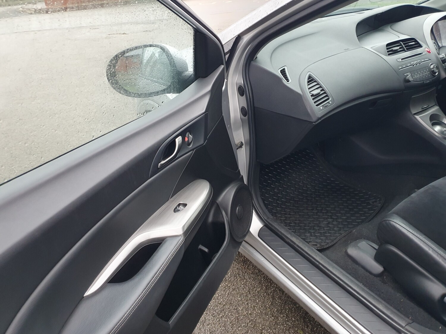 Used Honda Civic 2011 for sale - 77505976: Photo 27