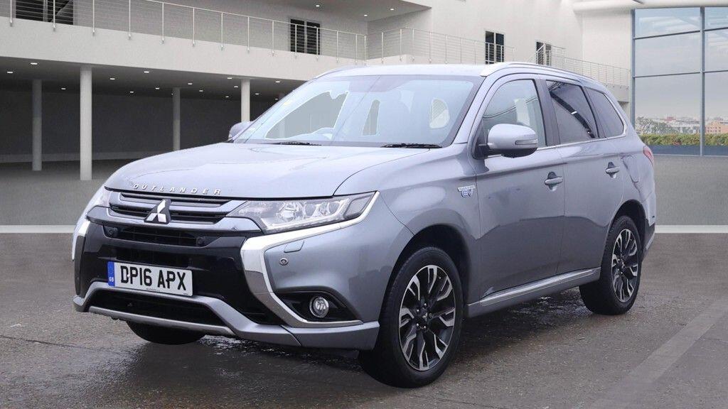 Used Mitsubishi Outlander 2016 for sale - 76189130: Photo 2