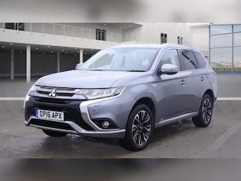 Used Mitsubishi Outlander 2016 for sale - 76189130: Photo 2