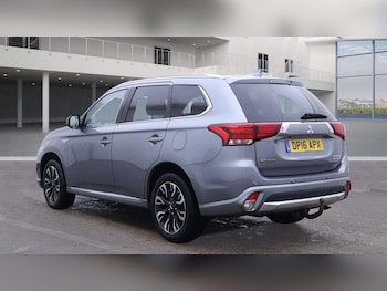 Used Mitsubishi Outlander 2016 for sale - 76189130: Photo 3