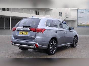Used Mitsubishi Outlander 2016 for sale - 76189130: Photo 4