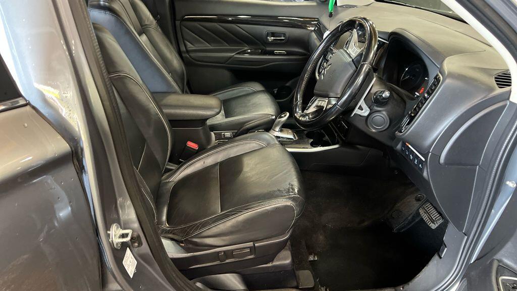 Used Mitsubishi Outlander 2016 for sale - 76189130: Photo 8