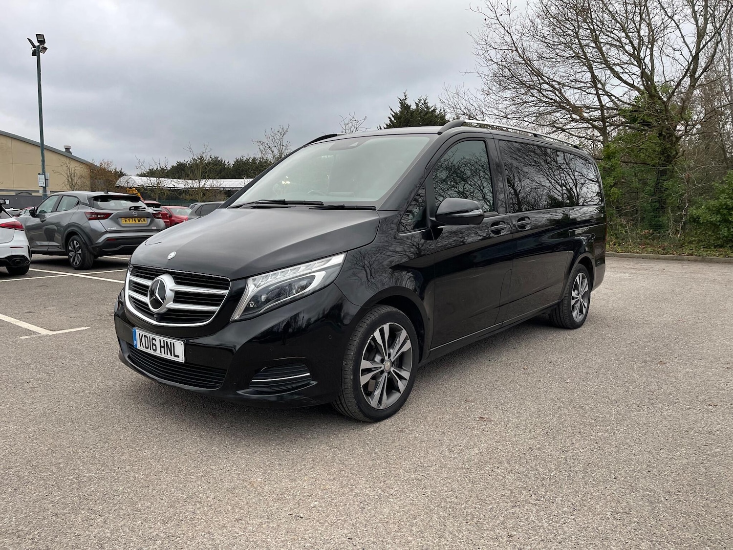 Used Mercedes-Benz V-Class 2016 for sale - 76952962: Photo 3