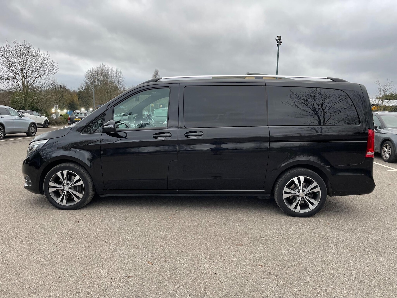 Used Mercedes-Benz V-Class 2016 for sale - 76952962: Photo 31