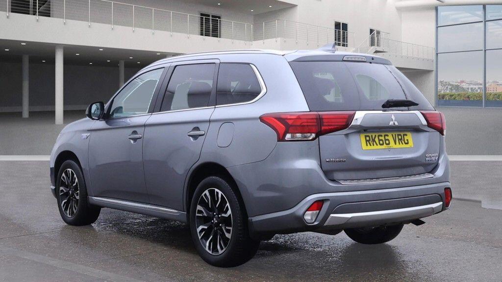 Used Mitsubishi Outlander 2016 for sale - 76537995: Photo 3