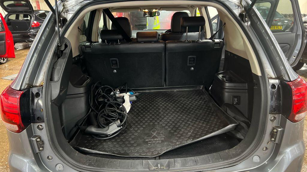 Used Mitsubishi Outlander 2016 for sale - 76537995: Photo 5