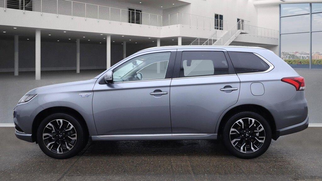 Used Mitsubishi Outlander 2016 for sale - 76537995: Photo 8