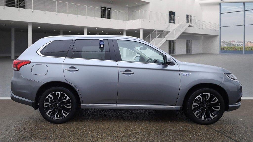 Used Mitsubishi Outlander 2016 for sale - 76537995: Photo 9