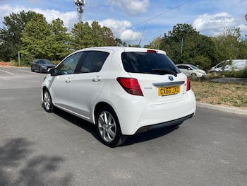 Used Toyota Yaris 2016 for sale - 79726704: Photo