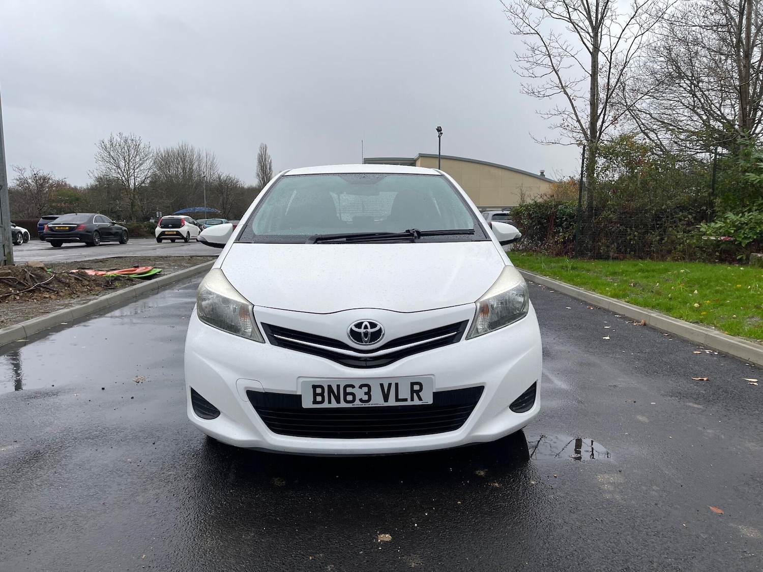 Used Toyota Yaris 2013 for sale - 76927014: Photo 2