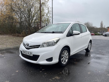 Used Toyota Yaris 2013 for sale - 76927014: Photo