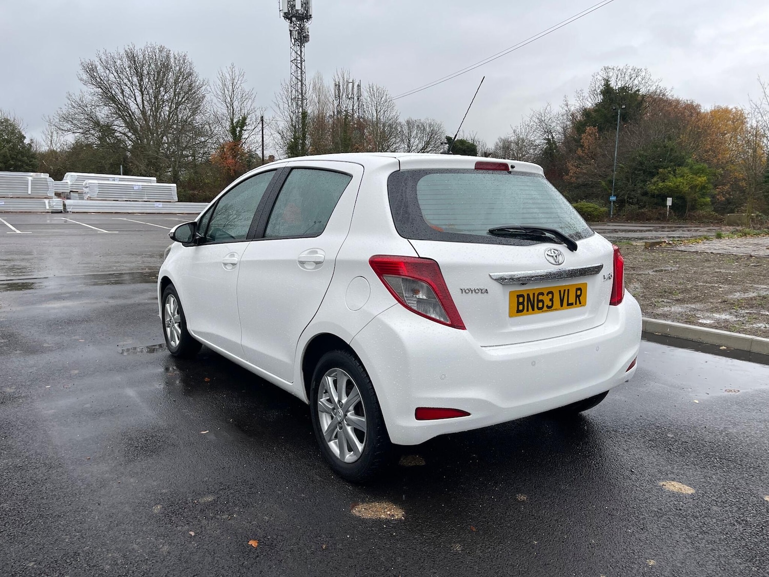 Used Toyota Yaris 2013 for sale - 76927014: Photo 4