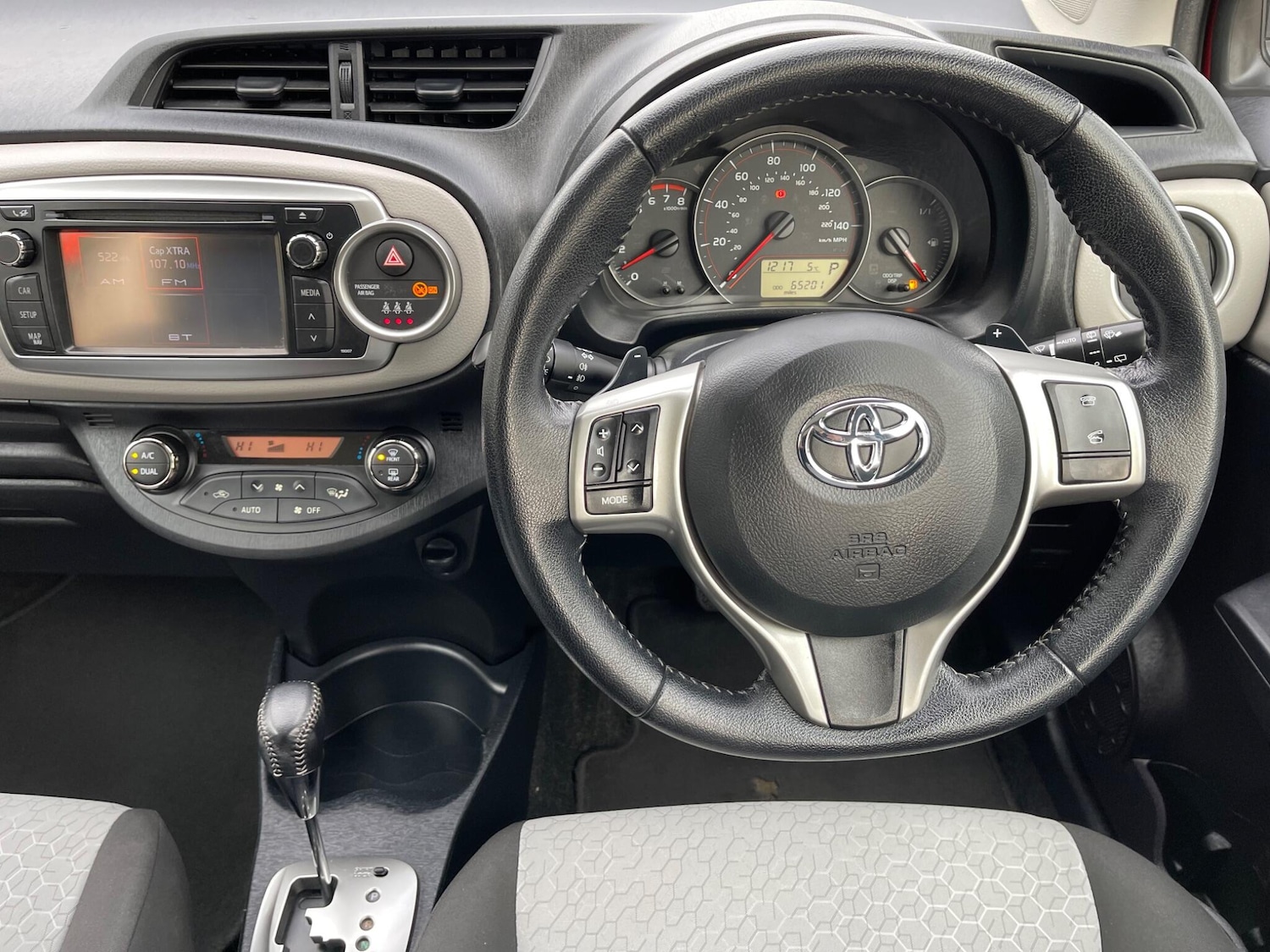 Used Toyota Yaris for sale - 76727440: Photo 10