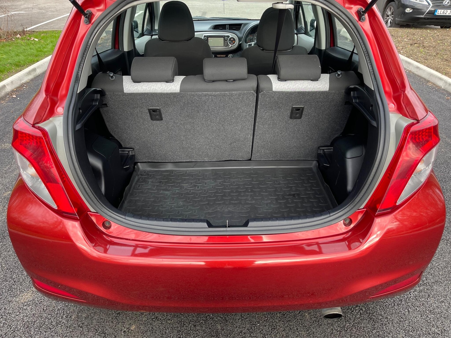 Used Toyota Yaris for sale - 76727440: Photo 16