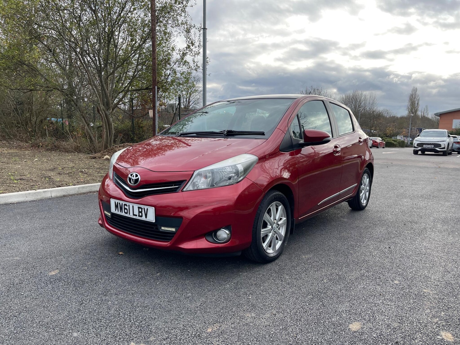 Used Toyota Yaris for sale - 76727440: Photo 3