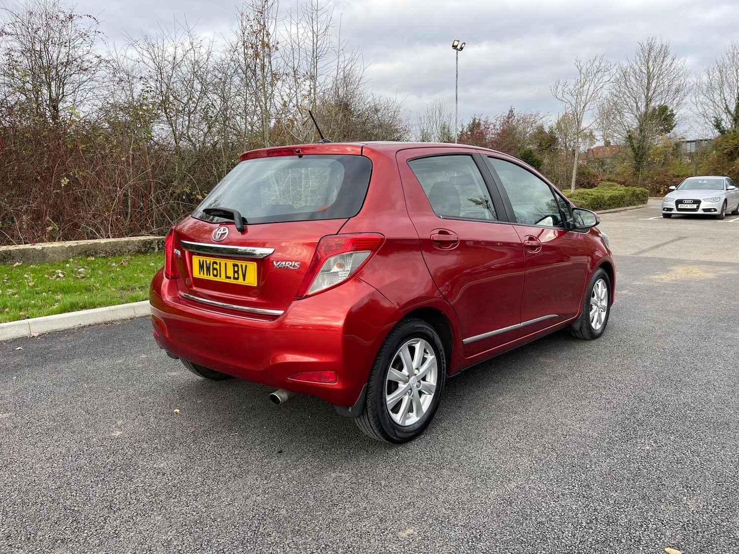 Used Toyota Yaris for sale - 76727440: Photo 6