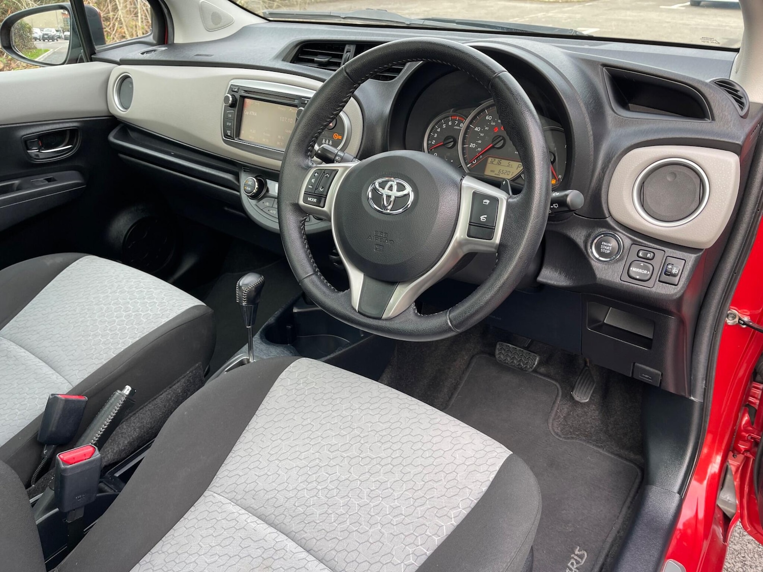 Used Toyota Yaris for sale - 76727440: Photo 7