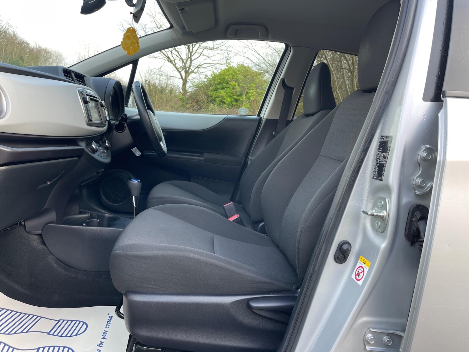 Used Toyota Yaris 2013 for sale - 77538071: Photo 13