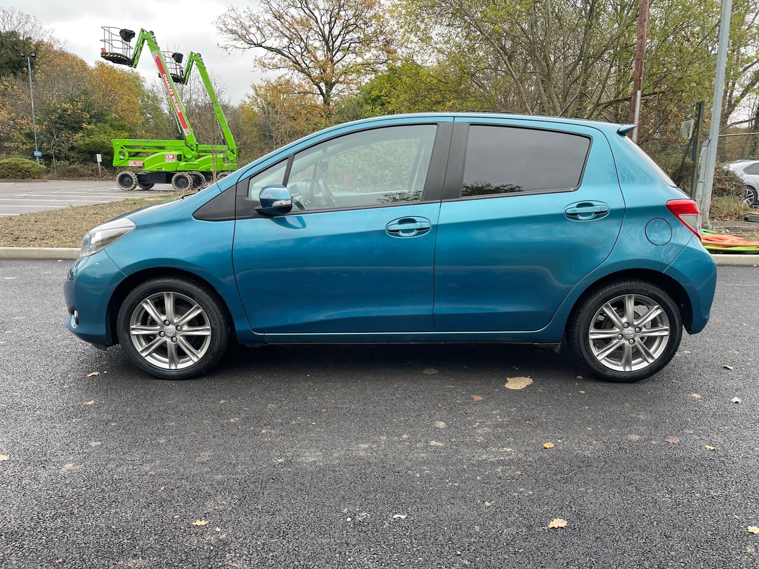 Used Toyota Yaris for sale - 76727448: Photo 18