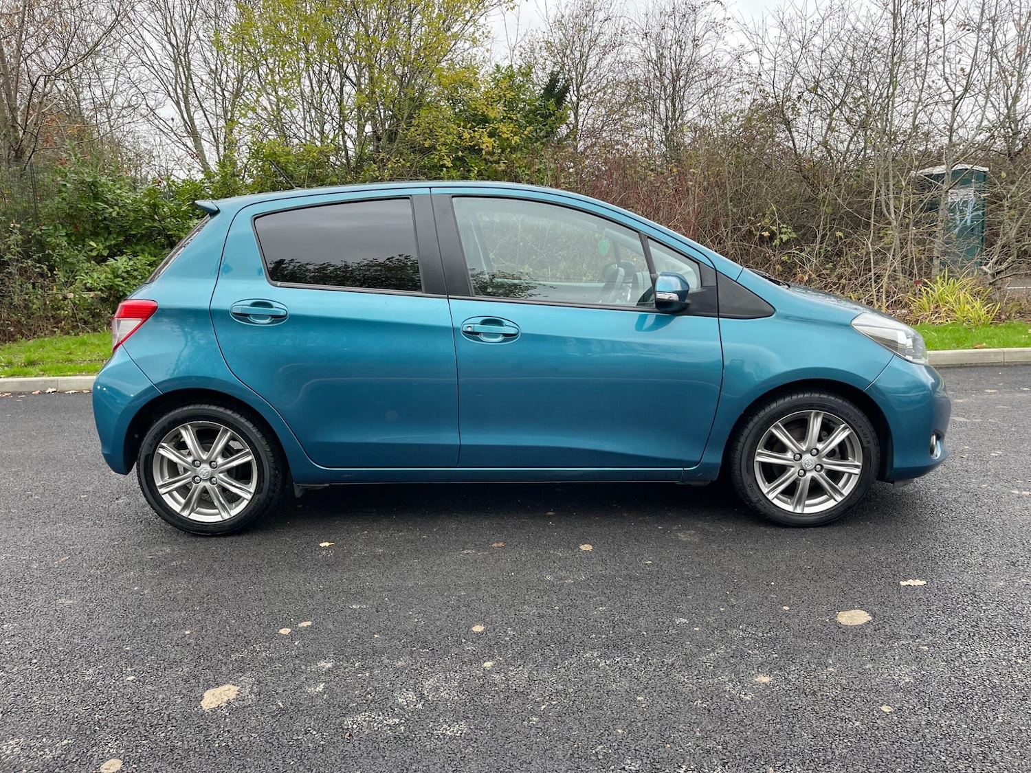 Used Toyota Yaris for sale - 76727448: Photo 19