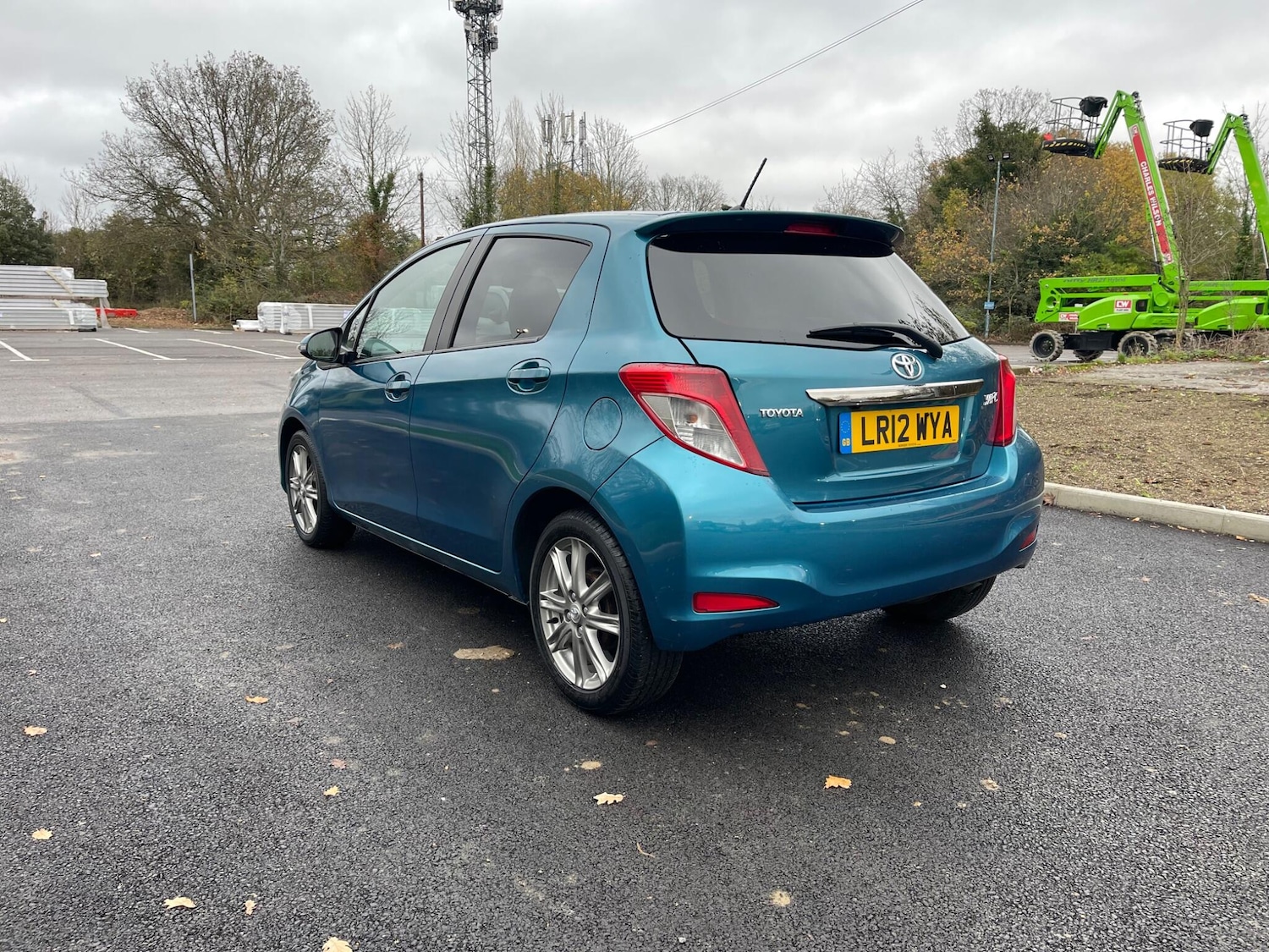 Used Toyota Yaris for sale - 76727448: Photo 4