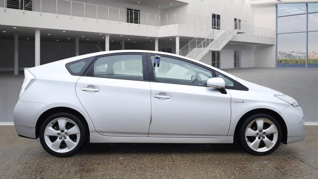 Used Toyota Prius 2011 for sale - 77425061: Photo 5