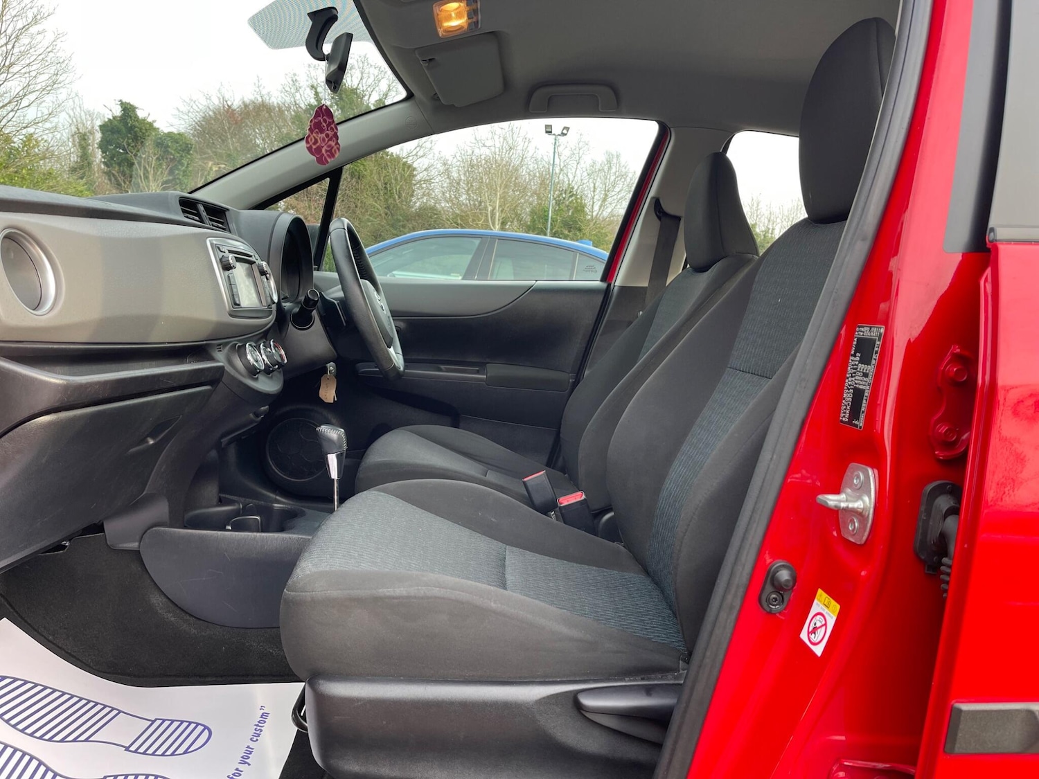 Used Toyota Yaris 2012 for sale - 77321017: Photo 12