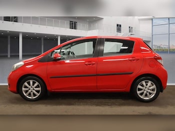 Used Toyota Yaris 2012 for sale - 77321017: Photo