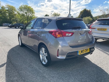 Used Toyota Auris 2013 for sale - 76042554: Photo