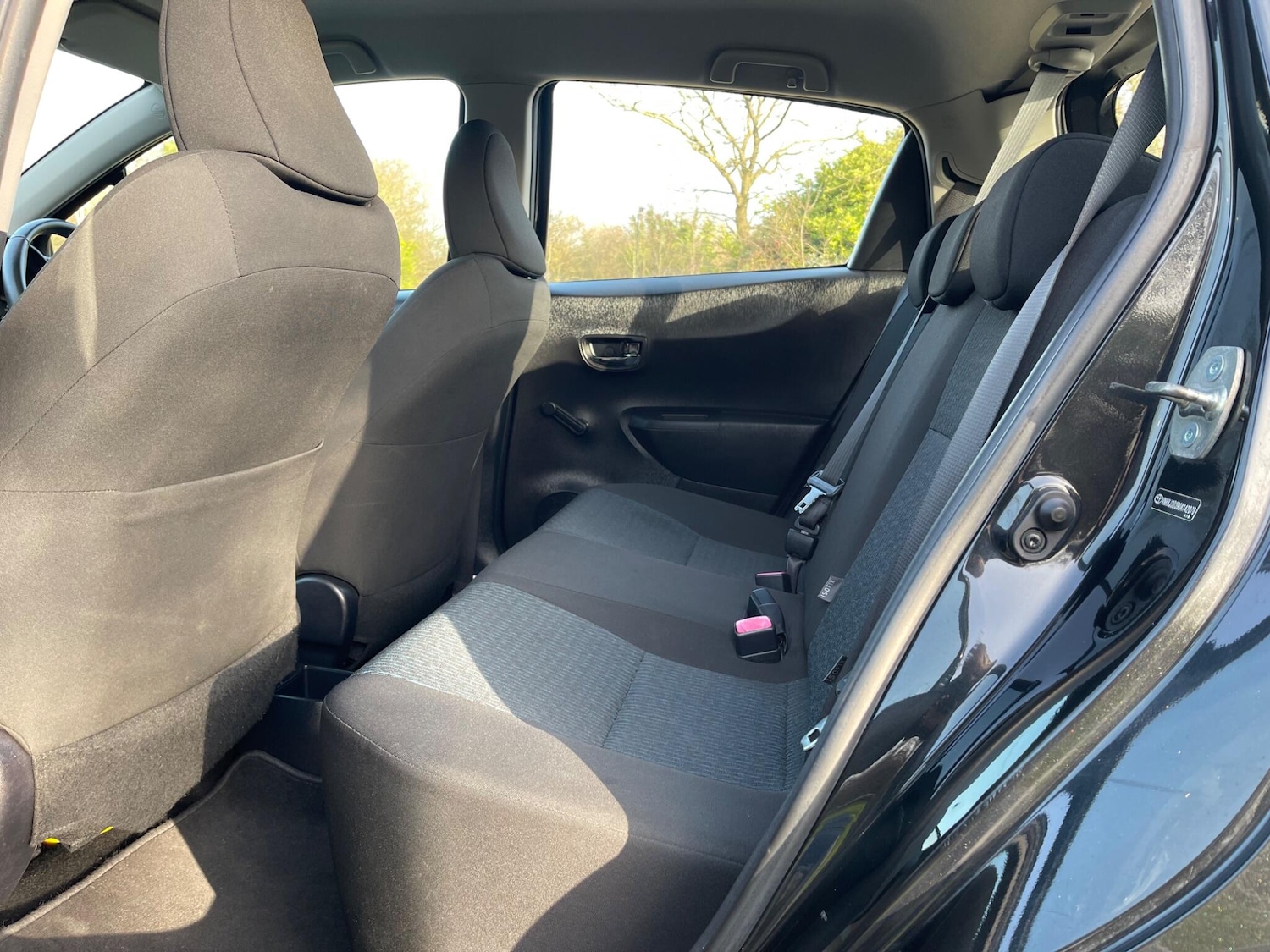 Used Toyota Yaris for sale - 77670389: Photo 14