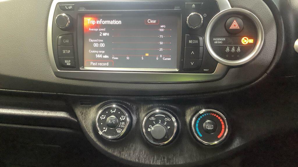 Used Toyota Yaris 2012 for sale - 76499182: Photo 11