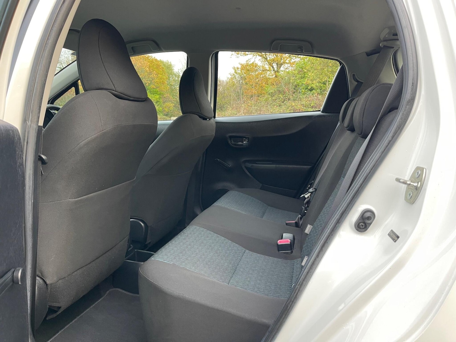 Used Toyota Yaris 2012 for sale - 76499182: Photo 15