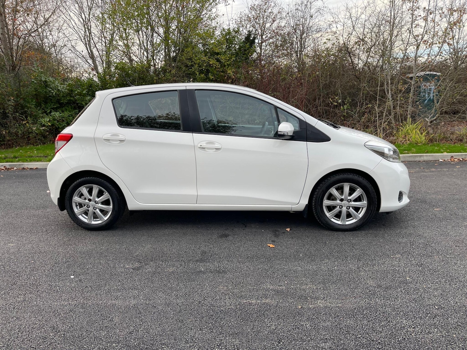 Used Toyota Yaris 2012 for sale - 76499182: Photo 19