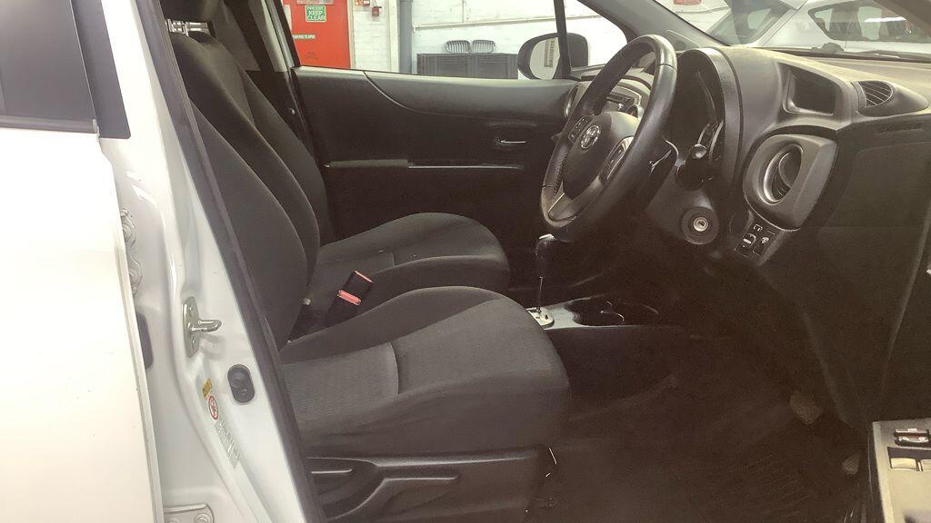 Used Toyota Yaris 2012 for sale - 76499182: Photo 9