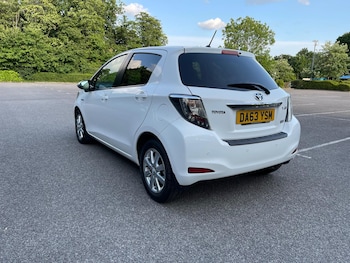Used Toyota Yaris 2013 for sale - 75402414: Photo