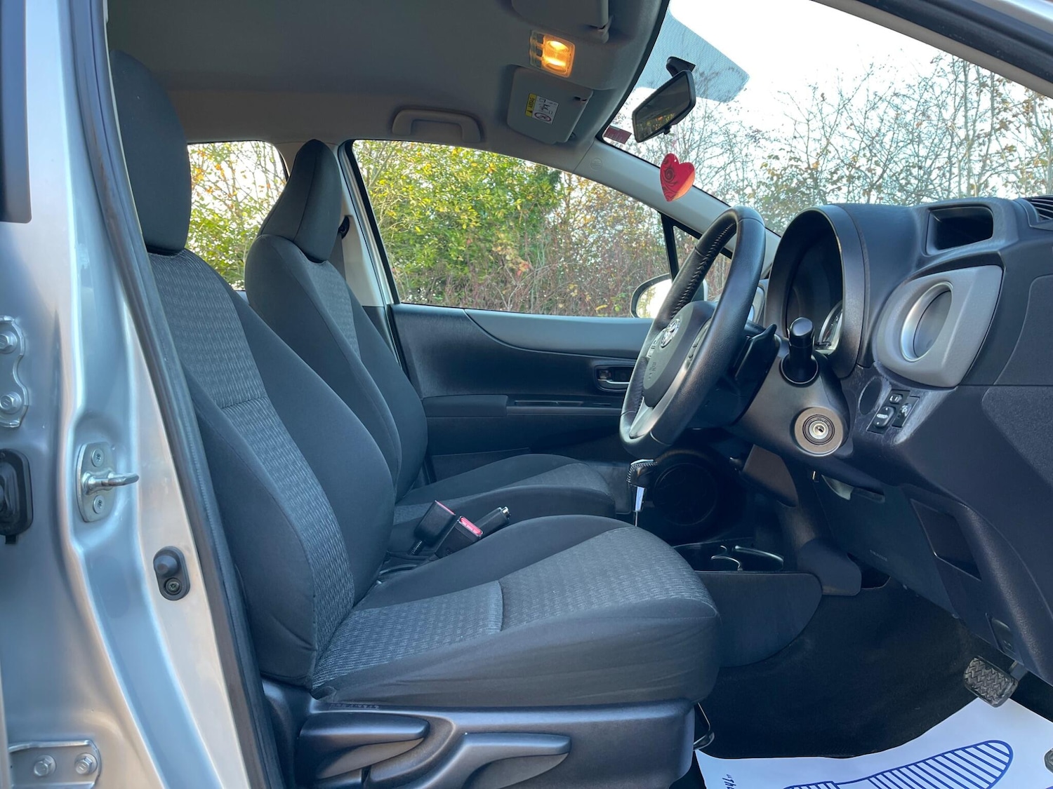 Used Toyota Yaris 2013 for sale - 76499178: Photo 13