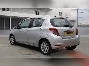 Used Toyota Yaris 2013 for sale - 76499178: Photo