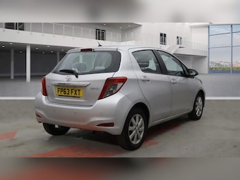 Used Toyota Yaris 2013 for sale - 76499178: Photo