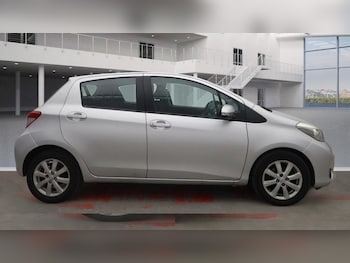 Used Toyota Yaris 2013 for sale - 76499178: Photo