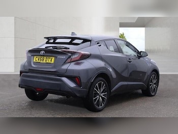 Used Toyota C-HR 2018 for sale - 79609817: Photo